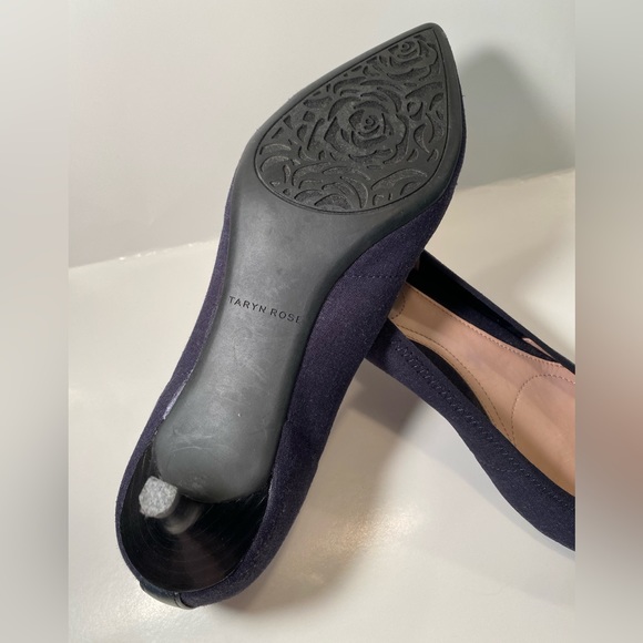 Taryn Rose Navy Nicki Pump 8 - Picture 6 of 10